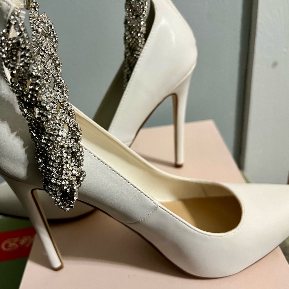 Justfab Shoes Perfect Bridal Heel/Etc. Color White Size 10 4 inch heel, New